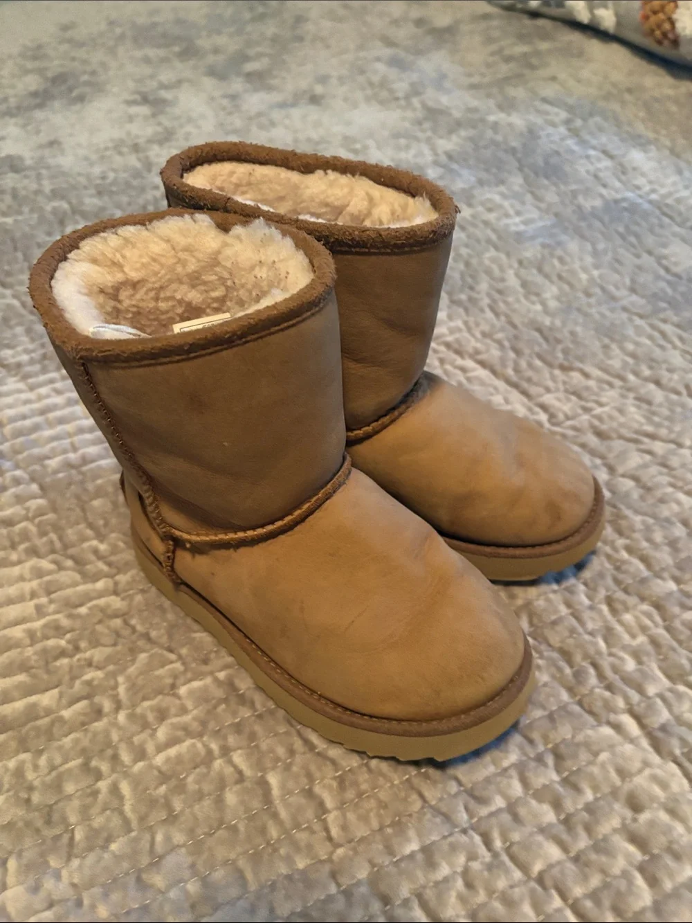 UGG Kids Chestnut Shearling-Lined Boots